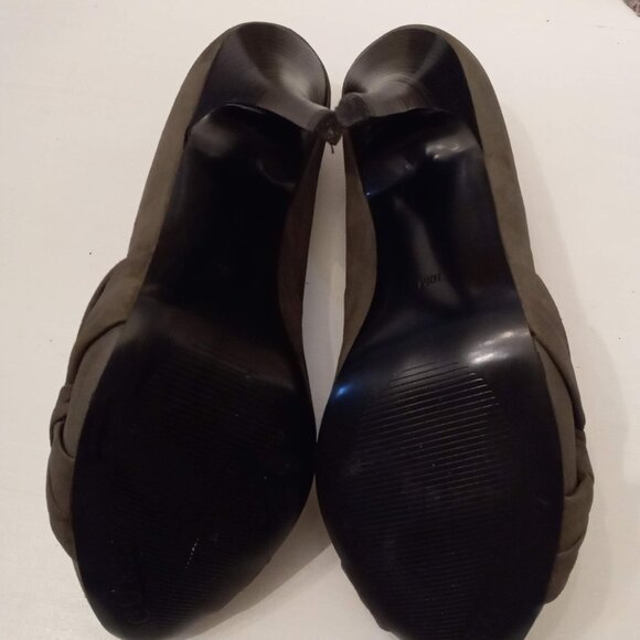 GUESS Womens Patricee Stiletto High Heels Pumps size 10 Gray Suede Leather Shoes - Picture 5 of 5